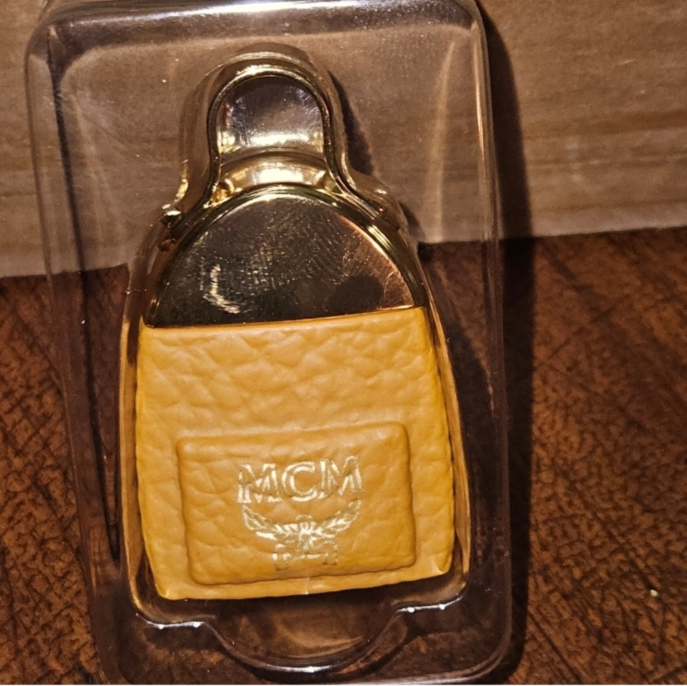 MCM Parfum (Mini) - Picture 2 of 3
